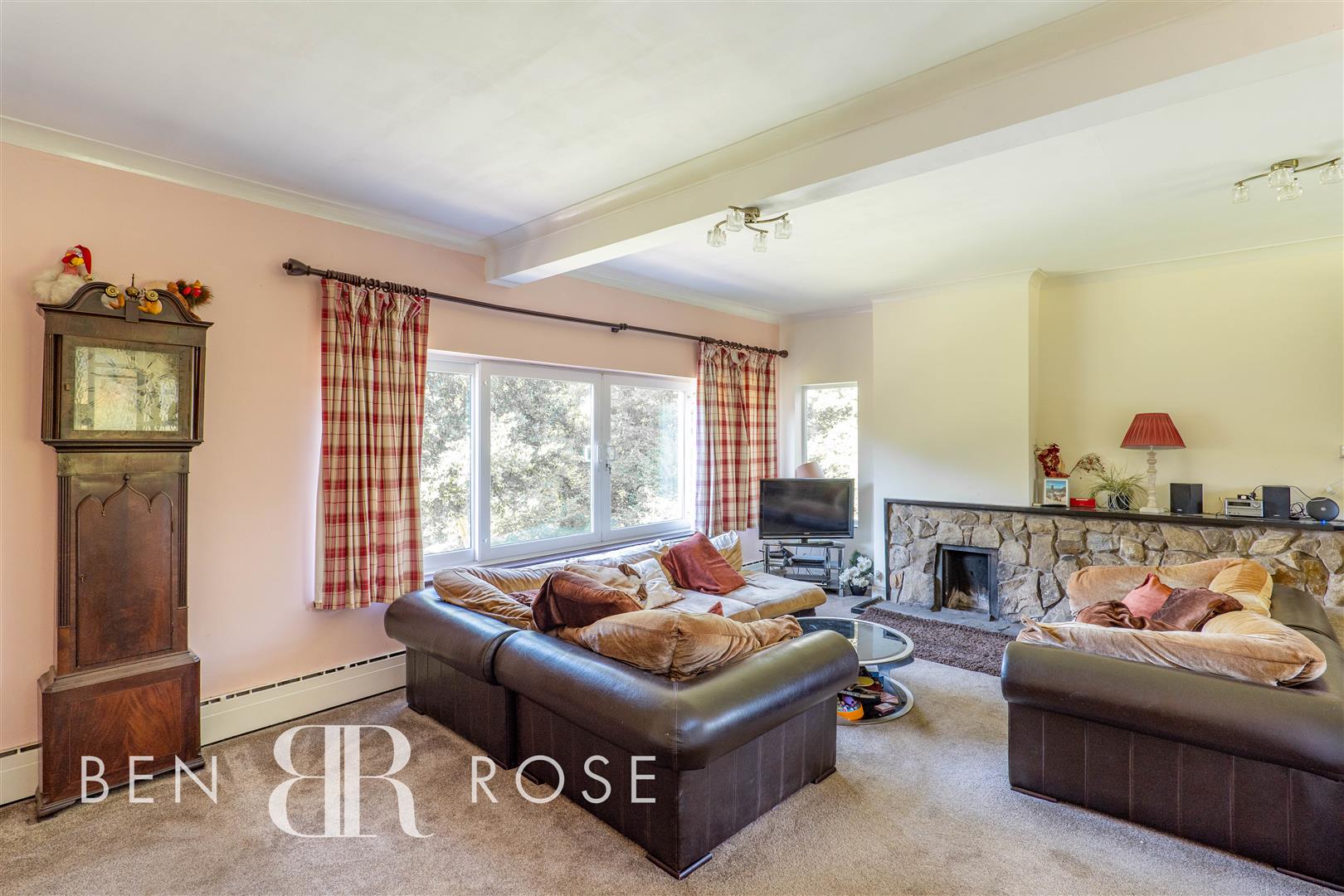 5 bed property in Town Lane, Chorley